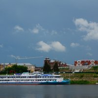 У пристани. :: Михаил Колосов 