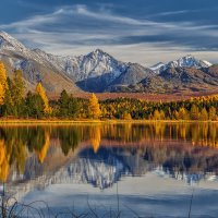 Отражение осени . :: Марина Юдинских