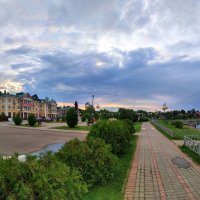 Закат на набережной :: Денис Бочкарёв