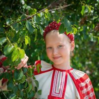 Портрет девочки в Славянском наряде :: Геннадий Б Портрет девочки в Славянском наряде :: Геннадий Б