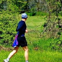 Бег укрепляет здоровье... :: Николай Саржанов