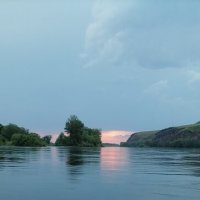 Сплав на Сапбордах по Енисею . Летний вечер перед грозой :: Любовь Иванова Сплав на Сапбордах по Енисею . Летний вечер перед грозой :: Любовь Иванова