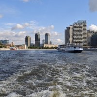 Прогулка по Москве-реке :: <<< Наташа >>>