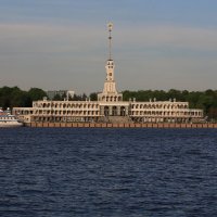 Северный речной вокзал :: Ninell Nikitina