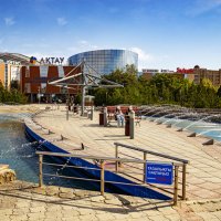 У фонтана :: Анатолий Чикчирный У фонтана :: Анатолий Чикчирный