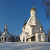 Храм на соднце, но зимой и давно :: Александр Чеботарь