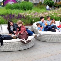 Место для отдыха после прогулки или встречи с друзьями. :: Татьяна Помогалова Место для отдыха после прогулки или встречи с друзьями. :: Татьяна Помогалова