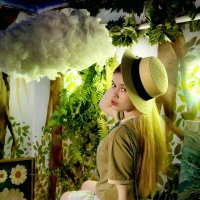 Соломенная шляпка. :: Vladimir Semenchukov