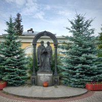 Памятник Петра и Февронии :: Andrey Lomakin