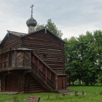 Михайло-Архангельская надвратная часовня в городе Слободской :: Лидия Бусурина