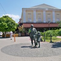 Памятник  вежливым людям,был открыт в 2016 году :: Валентин Семчишин