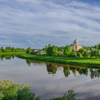 Храм Успения Пресвятой Богородицы в Любытино(1832г.) :: Александр Филатов