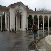 то ли селфи на фоне неба, то ли отражение в луже...? :: zavitok *