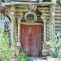 РАЗМЫШЛЕНИЕ У ПАРАДНОГО ПОДЪЕЗДА :: Юрий Вовк