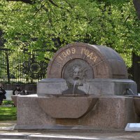 Фонтан в сквере у Казанского собора :: Татьяна Машошина