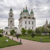 Пречистенская колокольня и Успенский собор Астраханского кремля :: Колеснова Алла 