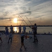 Иногда для счастья нужны мыльные пузыри :: Инна Драбкина Иногда для счастья нужны мыльные пузыри :: Инна Драбкина