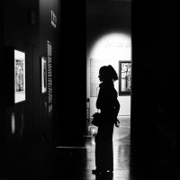 На выставке. Черно-белая фотография. :: Любимова Ольга 