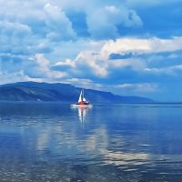 Белеет парус одинокий... :: Надежда Чернецкая