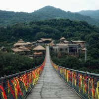 Деревянный подвесной мост соединяющий два ущелья. :: Лилия .