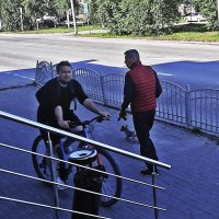 Июль..Утро. Этюд с собачкой и велосипедистом! :: Владимир Июль..Утро. Этюд с собачкой и велосипедистом! :: Владимир