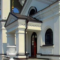 Вход в храм :: Сергей Карачин