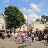 *** :: Роланд Дубровский