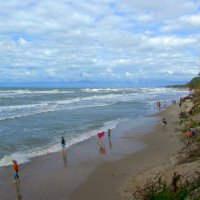 Берег за отелем  "Монополь" :: Сергей Карачин