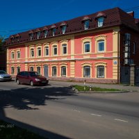 Красивый дом по улице Баррикад :: Александр Синдерёв