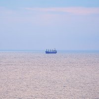 Кораблик вдалеке :: Татьяна Тюменка