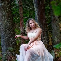 Ждёт принца или серого волка... :: Виктор Садырин Ждёт принца или серого волка... :: Виктор Садырин