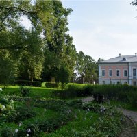 Парк и дом в Лопасне (панорама) :: Александр Буянов