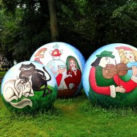 Скульптурные композиции и мозаики превращают пространство в выставочный зал под открытым небом. :: Татьяна Помогалова Скульптурные композиции и мозаики превращают пространство в выставочный зал под открытым небом. :: Татьяна Помогалова