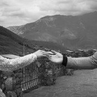 Мурат  и Виктория :: Батик Табуев