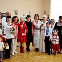 На виставці :: Степан Карачко