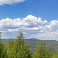 На горе Крутой Ключ. Вид на хребет Большой Уральский и вершины Таганая. :: Алексей Трухин