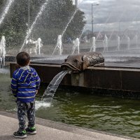 Магнетизм движущейся воды :: Борис Генкин
