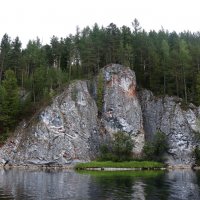 Скалы на реке Лозьва :: Галина Ильясова