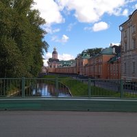 Вид на Лавру с моста реки Монастырки. :: Светлана Калмыкова Калмыкова