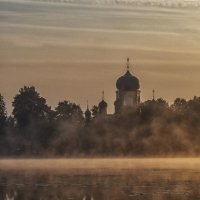 Храм на рассвете :: Сергей Цветков Храм на рассвете :: Сергей Цветков