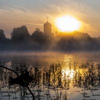 Храм на восходе :: Сергей Цветков
