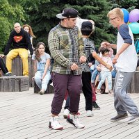 на танцплощадке :: Олег Лукьянов на танцплощадке :: Олег Лукьянов