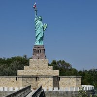 И зачем она нам нужна? :: Александр И зачем она нам нужна? :: Александр