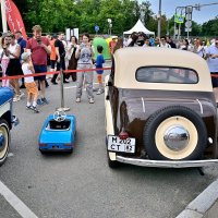 Выставка автомобилей. :: Владимир Мигонькин