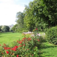 В Юсуповском саду. Еще август :: Маера Урусова