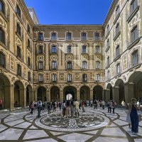 Внутренний дворик монастыря Монсеррат :: Alexandеr P