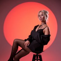 Девушка в студии :: Александр Морозов