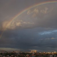 Радуга над городом :: Сергей Швечков