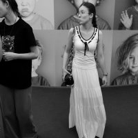 На выставке :: Сергей Золотавин