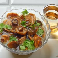 Ну, за нефтяников и грибочки!  :-) :: Андрей Заломленков